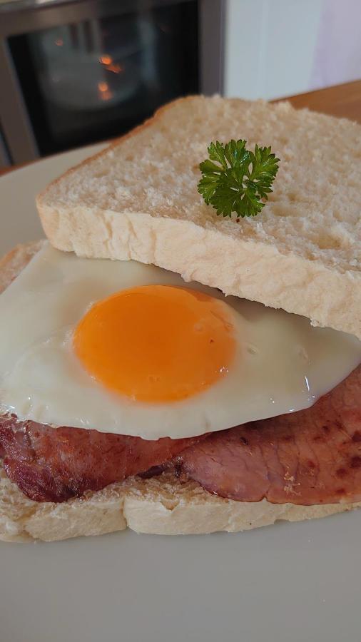 The Old Dairy Bed & Breakfast Lympstone